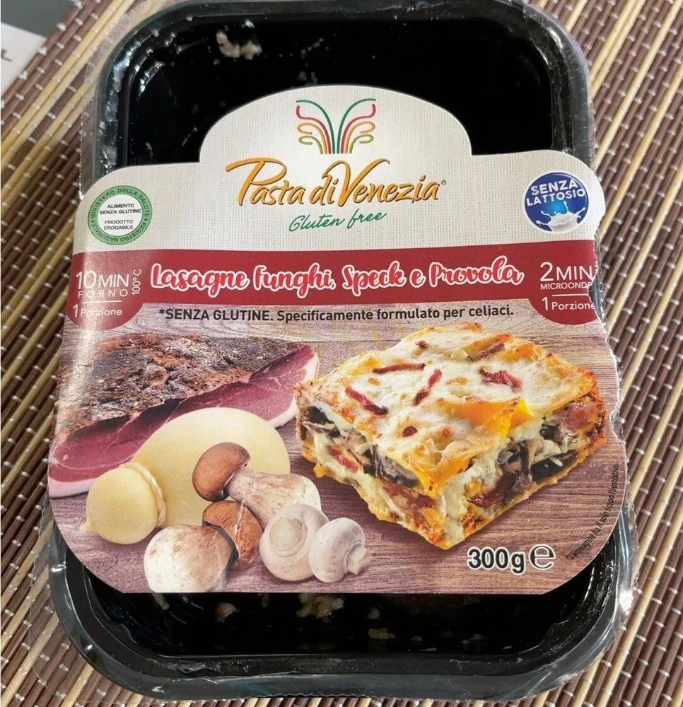 Lasagne funghi speck provola