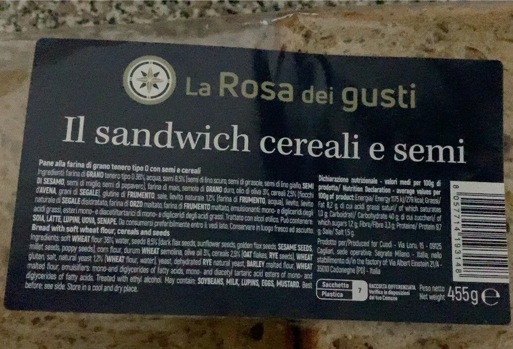 Il sandwich cereali e semi