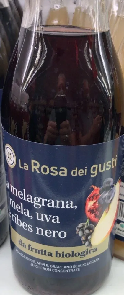 La melagrana mela uva e ribes nero