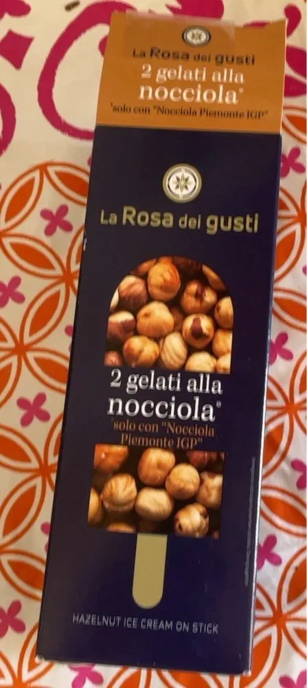 gelato alla nocciola
