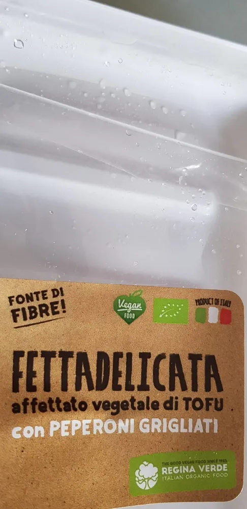 Fettadelicata tofu e peperoni grigliati