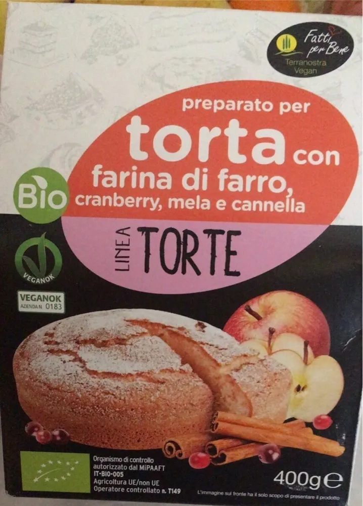 Torta con farina di farro, cranberry, mela e cannella