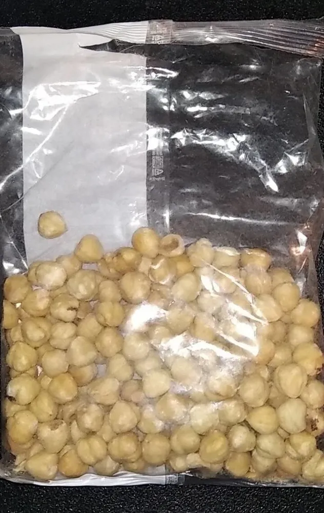 Nocciole tostate e pelate