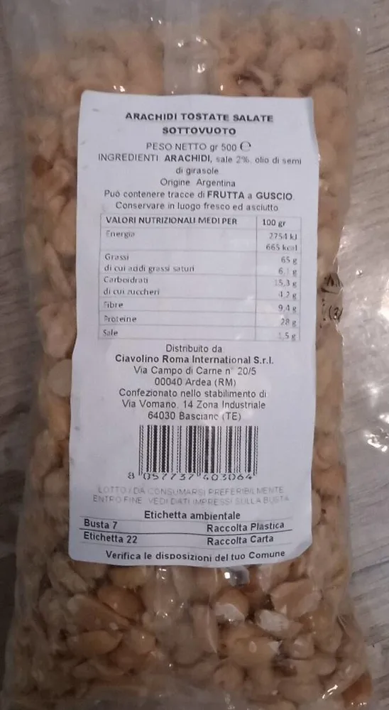 Arachide tostato e salato sottovuoto