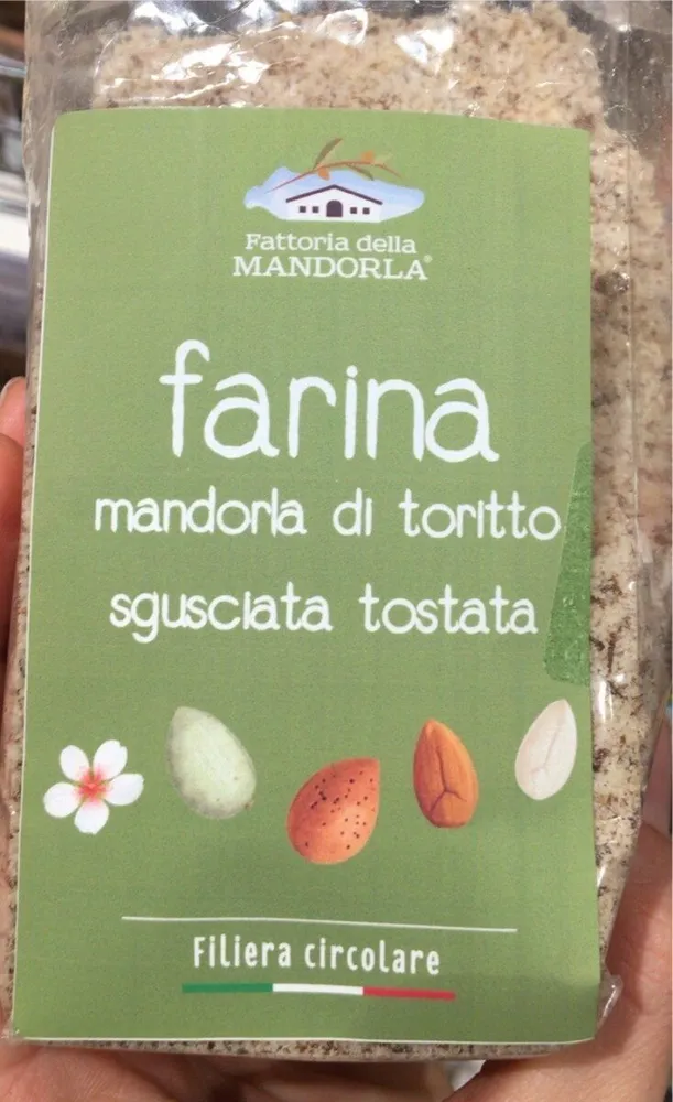 Farina di mandorle