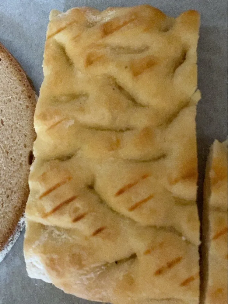 Schiacciata con olio evo
