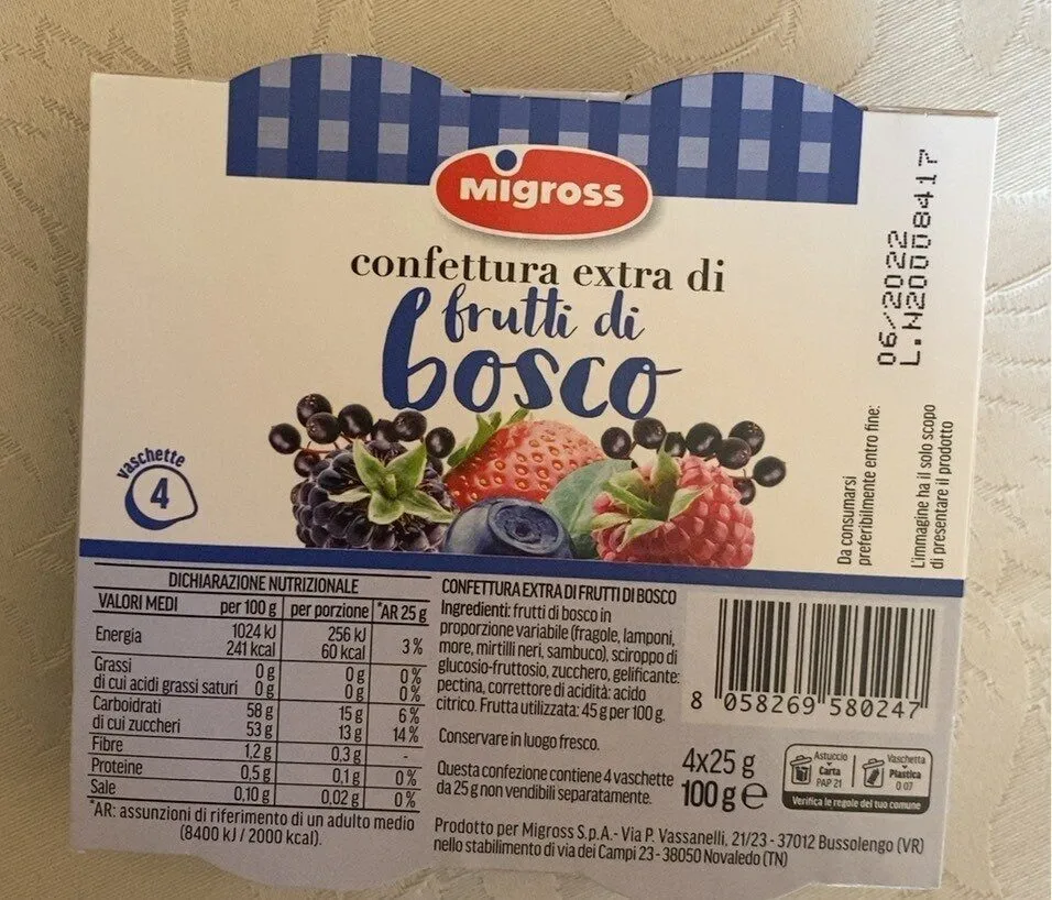 Confettura extra di frutti di bosco