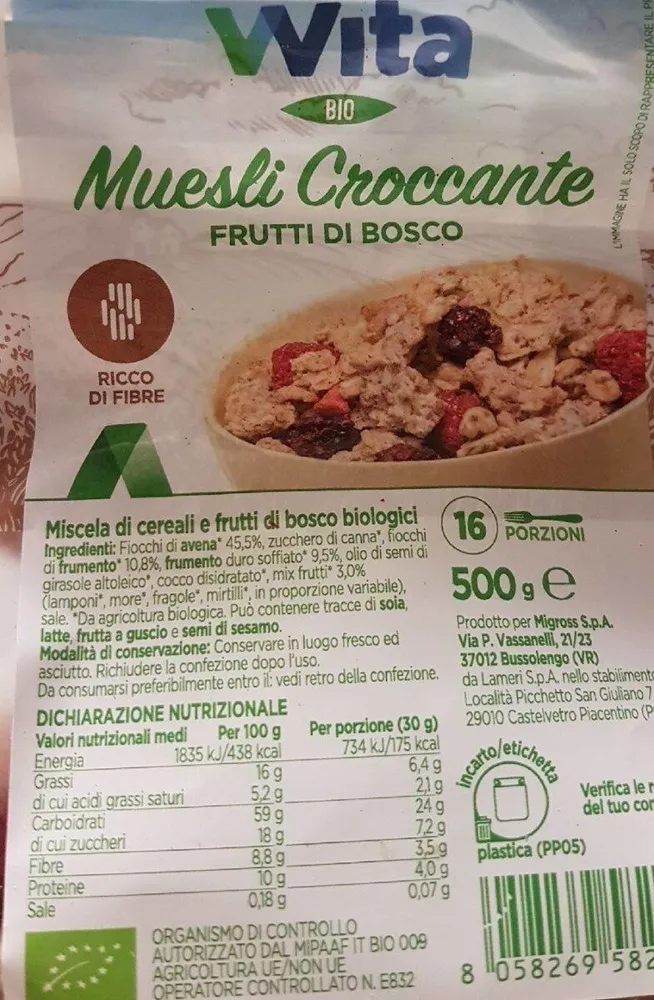 Muesli di cereali e frutti di bosco biologici