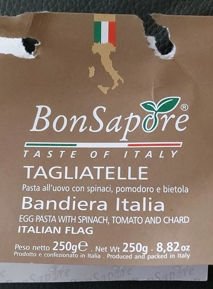 Tagliatelle con spinaci, pomodoro e bietola