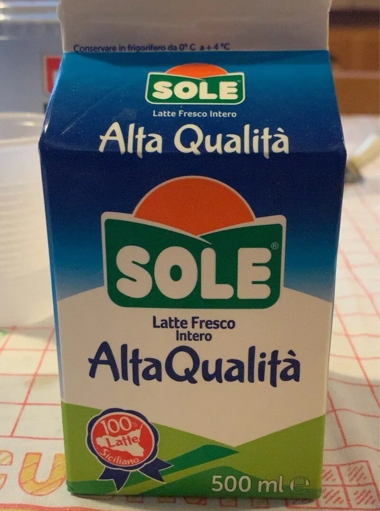 Latte fresco intero