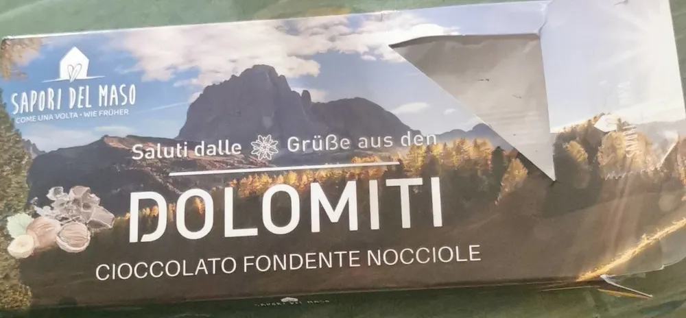 cioccolato fondente nocciole dolomiti