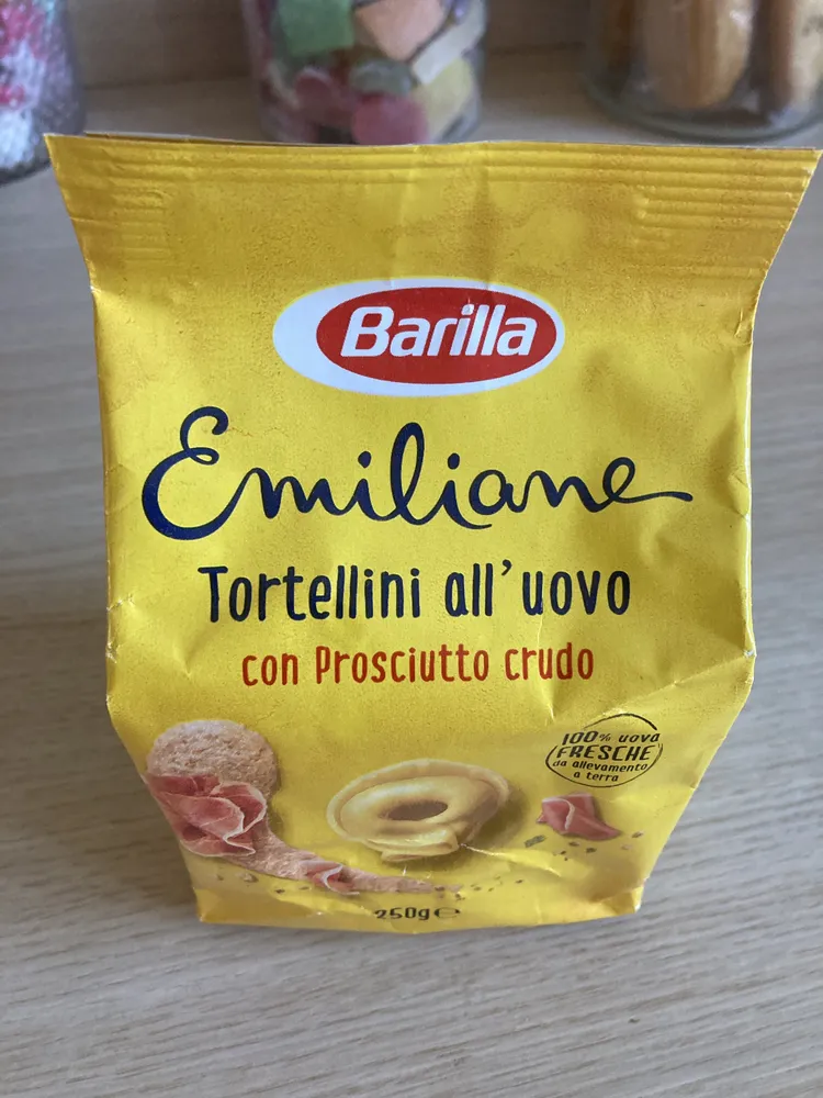 Emiliane tortellini all'uovo con prosciuto crudo