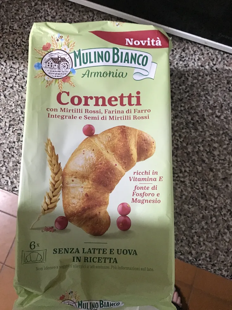Cornetti con Mirtilli Rossi, Farina di Farro Integrale e Semi di Mirtilli Rossi