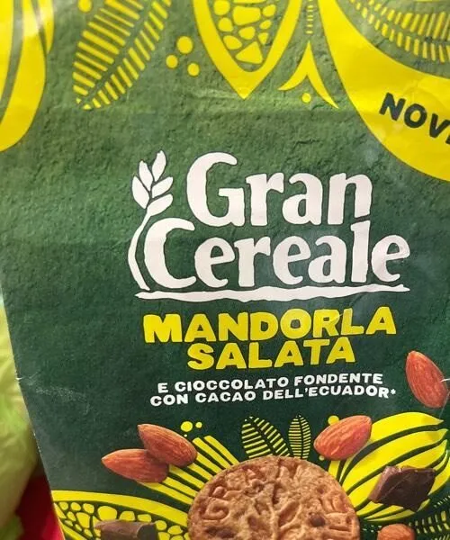 Mandorla Salata