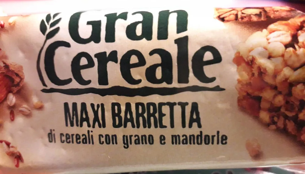 Maxi barretta di cereali con grano e mandorle