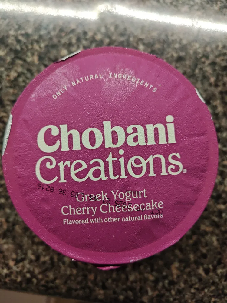 Yogurt Griego Sabor Pay de Queso y Cereza Negra