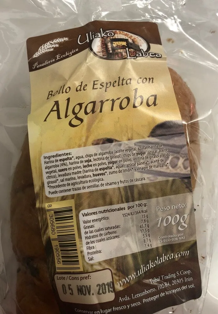 Bollo de espelta con algarroba