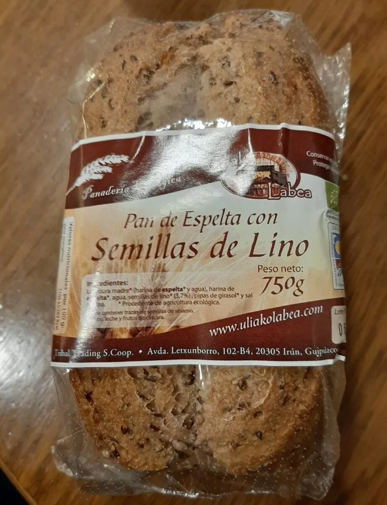 Pan de espelta con semillas de lino