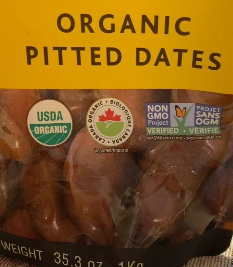 Organic pitted dates