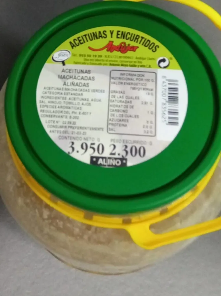 Aceitunas machacadas aliñadas