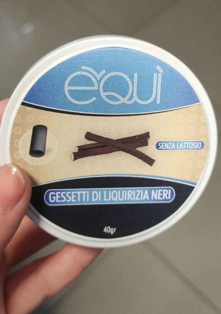 Gessetti di liquirizia neri