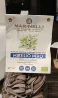 Pasta di semola di grano duro con mirtillo nero