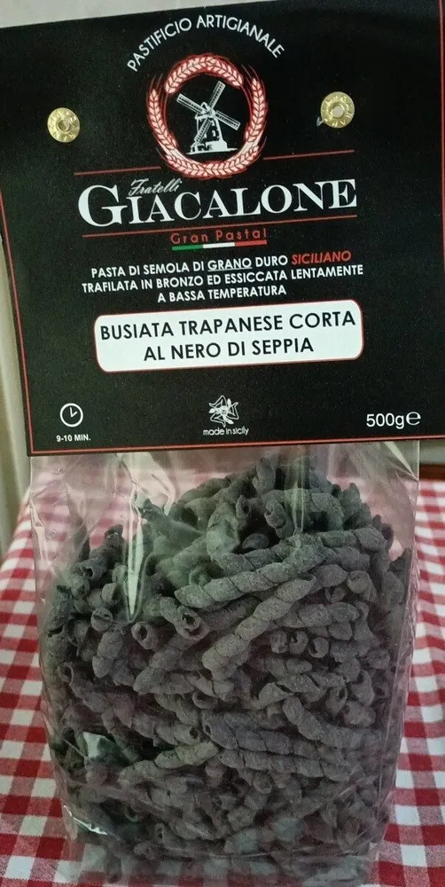 Busiata Trapanese corta al nero di seppia