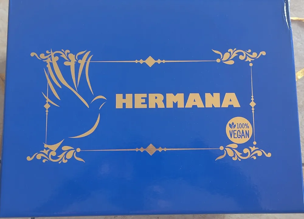 Colomba vegana dolce di Pasqua con arancia candita