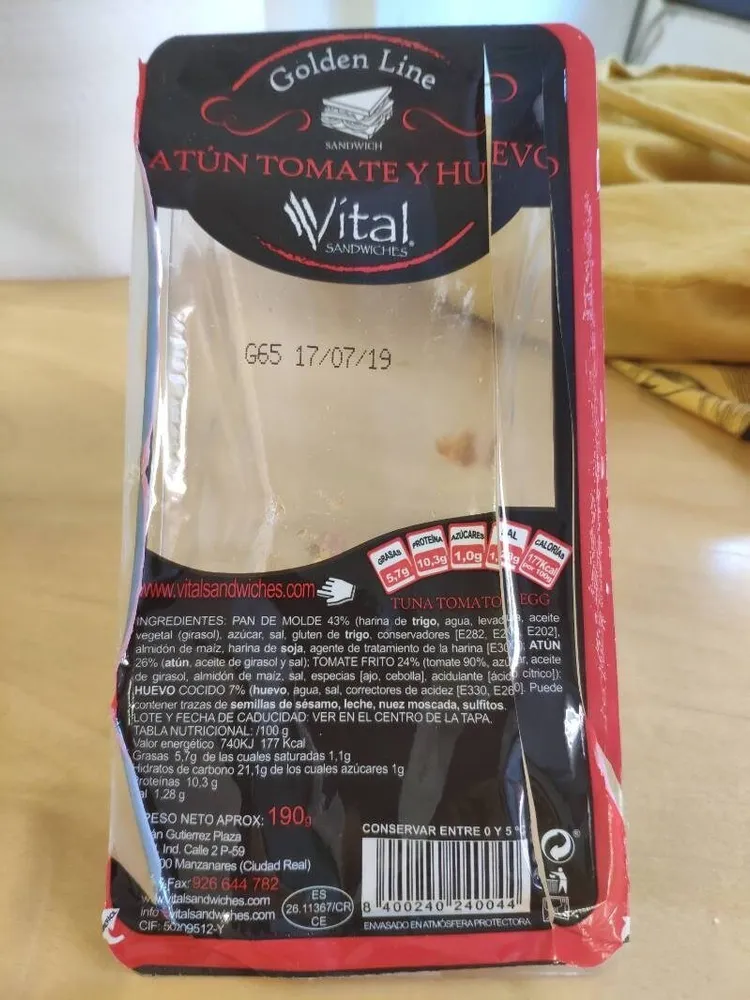 Sandwich Atún tomate y huevo