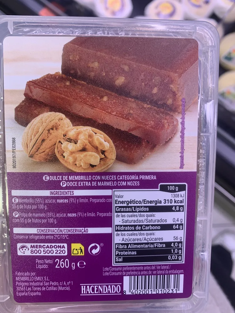 Dulce de membrillo con nueces categoría primera