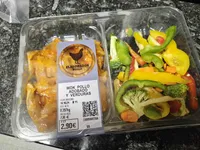 Wok de pollo adobado y verduras