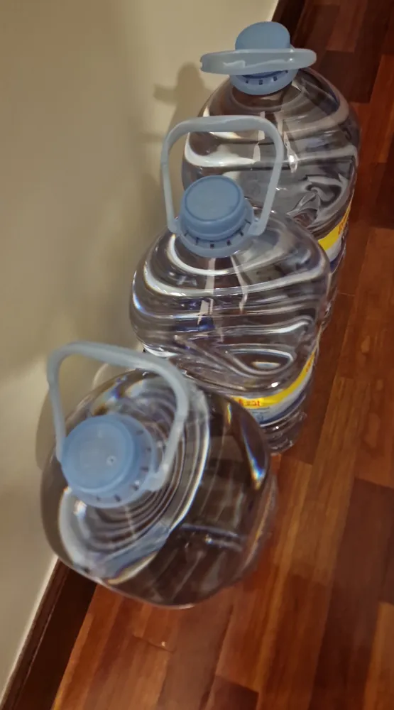 Agua mineral natural garrafa