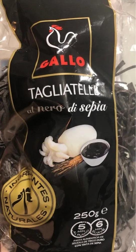 Tagliatelle al nero di sepia