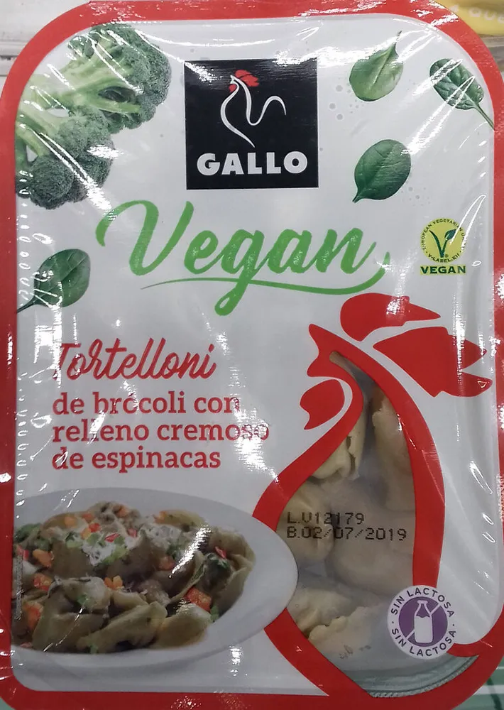 Vegan tortelloni de brócoli con relleno cremoso de espinacas