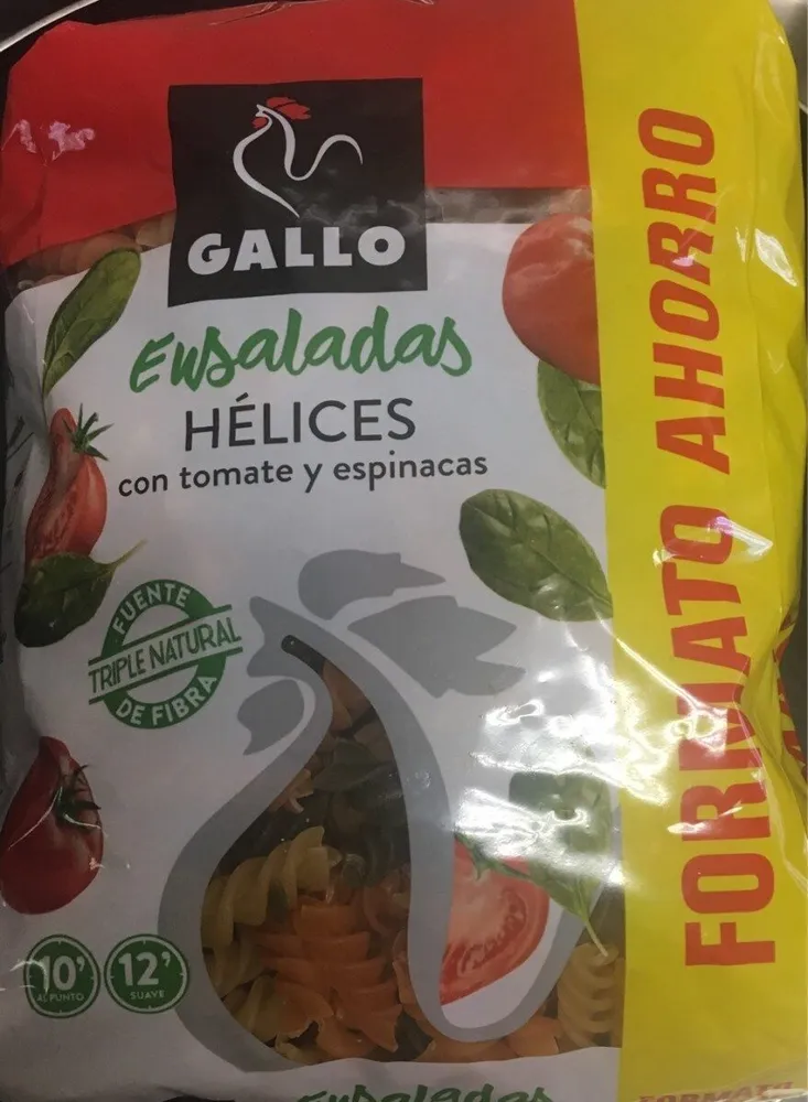 Helices con tomate y espinacas