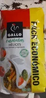 ensaladas hélices con tomate y espinacas