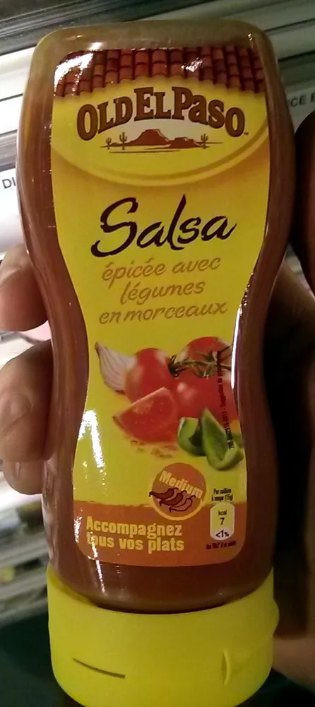 Salsa épicée avec légumes en morceaux