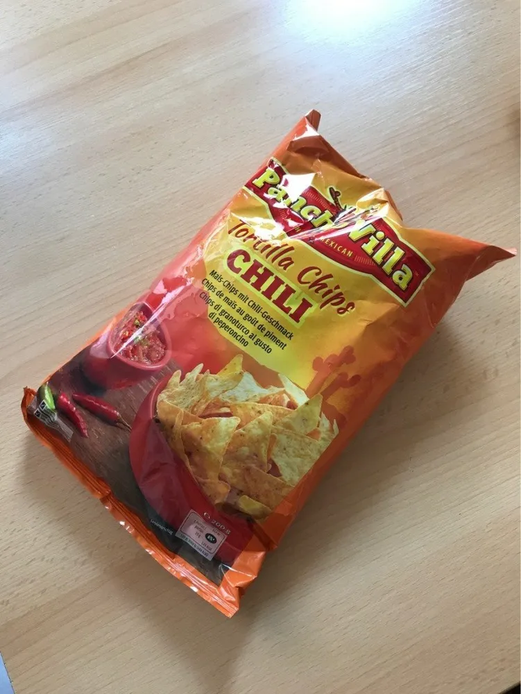 Tortilla chips chili