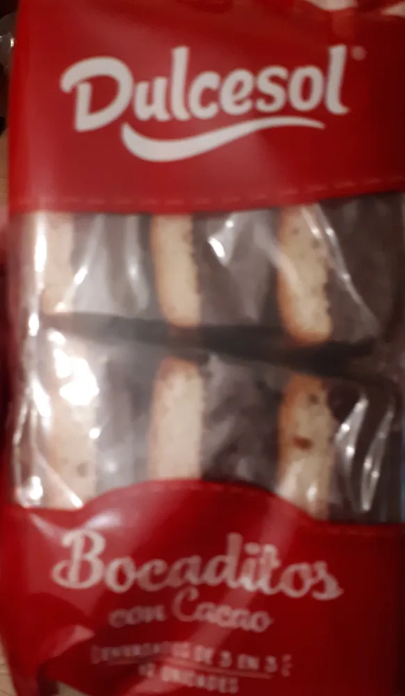 Bocaditos de bizcocho con cacao envasadas de