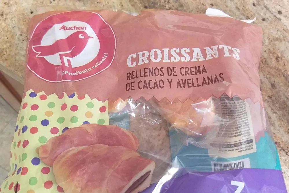 croissants rellenos de crema de cacao y avellanas