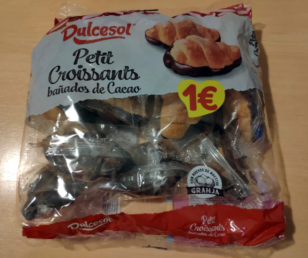 Petit croissants bañados de cacao