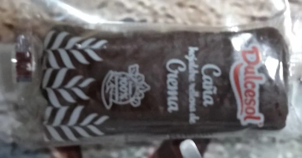 Caña hojaldre rellena de crema