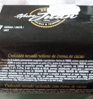 Croissant nevado relleno de crema de cacao
