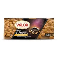 70% cacao con almendras enteras