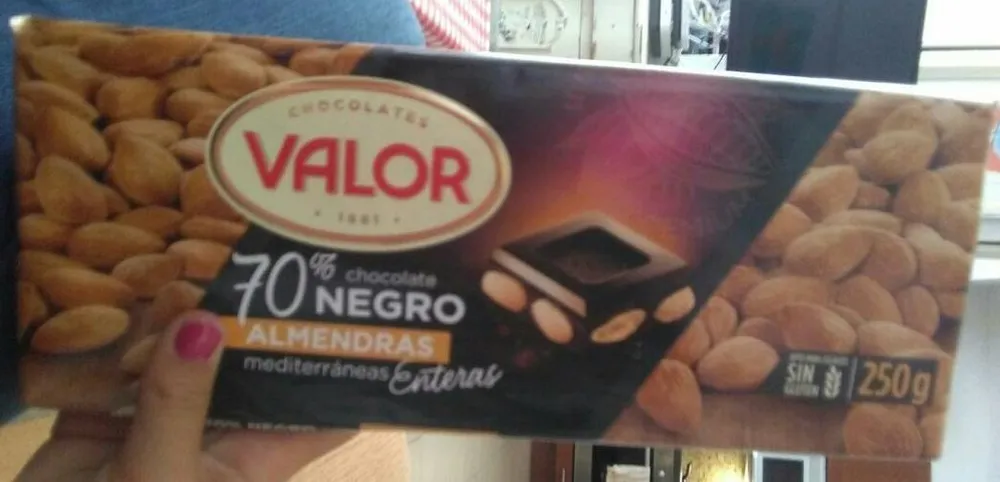 Chocolate negro 70% almendras