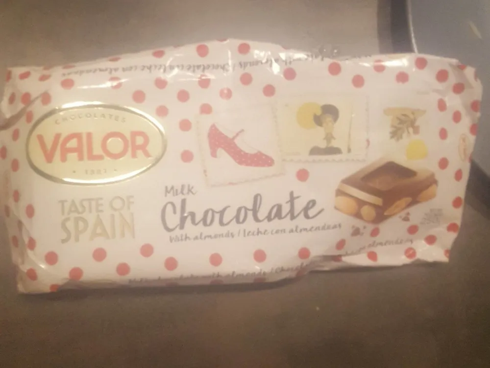 Chocolat au lait avec amandes