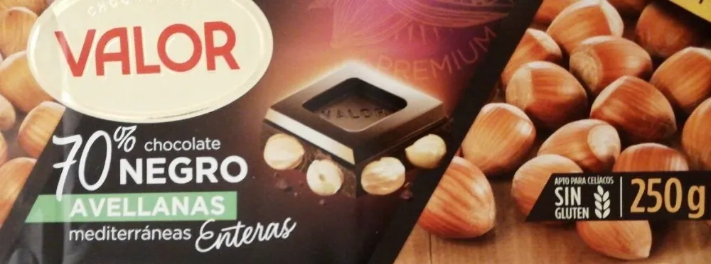 Valor Chocolate negro 70% avellanas enteras
