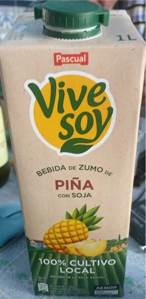 Bebida de zumo de piña y soja