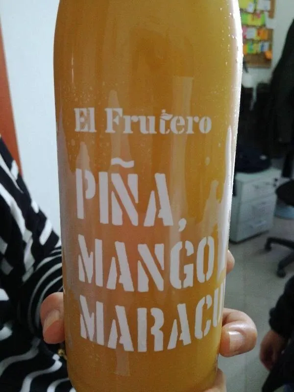 Zumo de pina, mango y maracuya