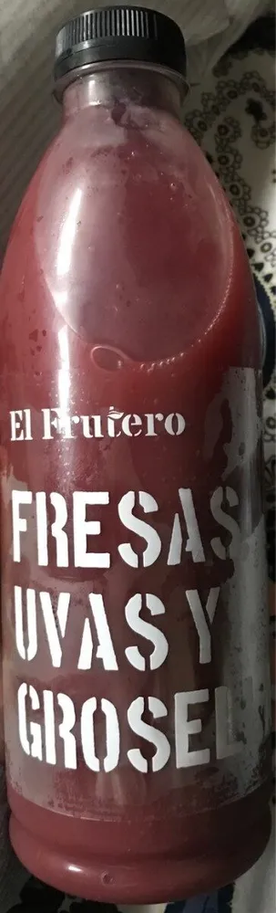 Zumo de fresas, uvas y grosellas